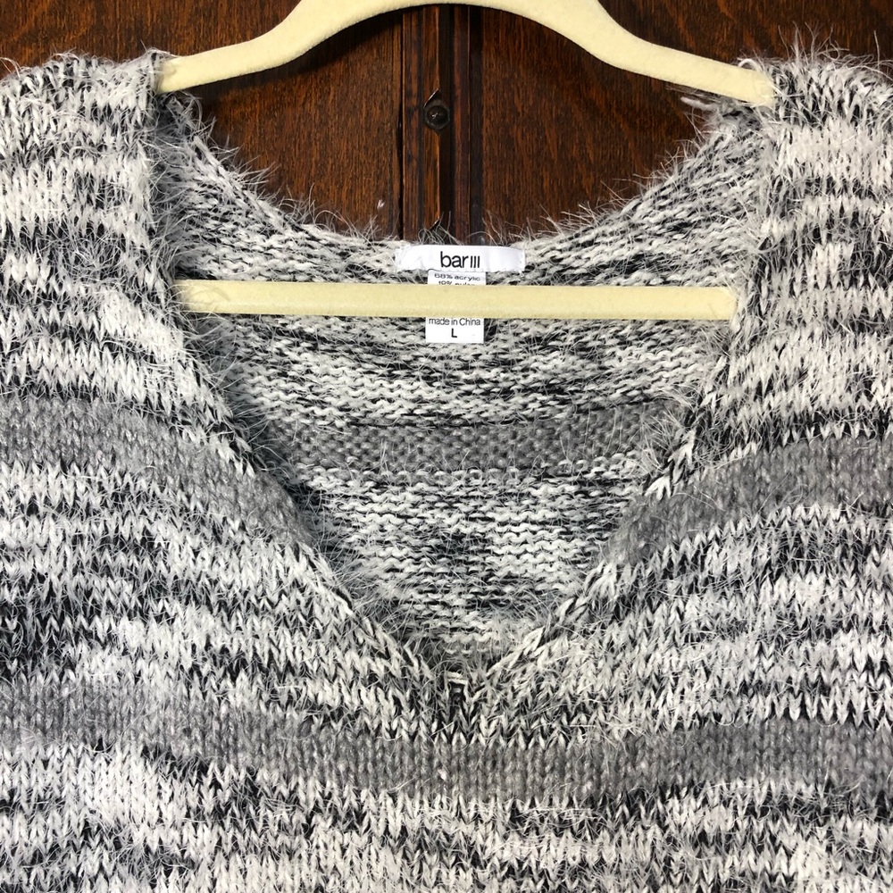 BAR III Wool Blend Hi Lo Eyelash Yarn Pullover Sweater Color Block  Sz Large - Picture 3 of 6